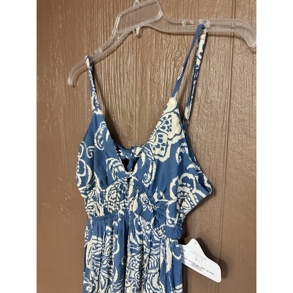NWT Angie Floral Blue Ivory Keyhole Peek A Boo Tiered Maxi Dress Size Large Boho - Picture 3 of 7